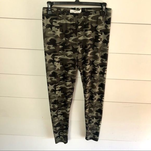 eye candy Pants - EYE CANDY Camo / Star Leggings Size Medium